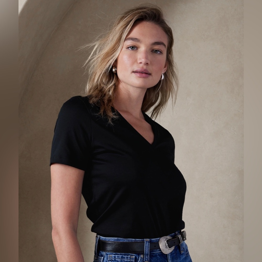 Banana Republic Luxe Fit White Tee